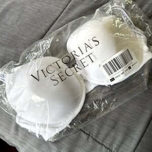 💕 NEW Victoria Secret Full Coverage Bra - Size 38DD